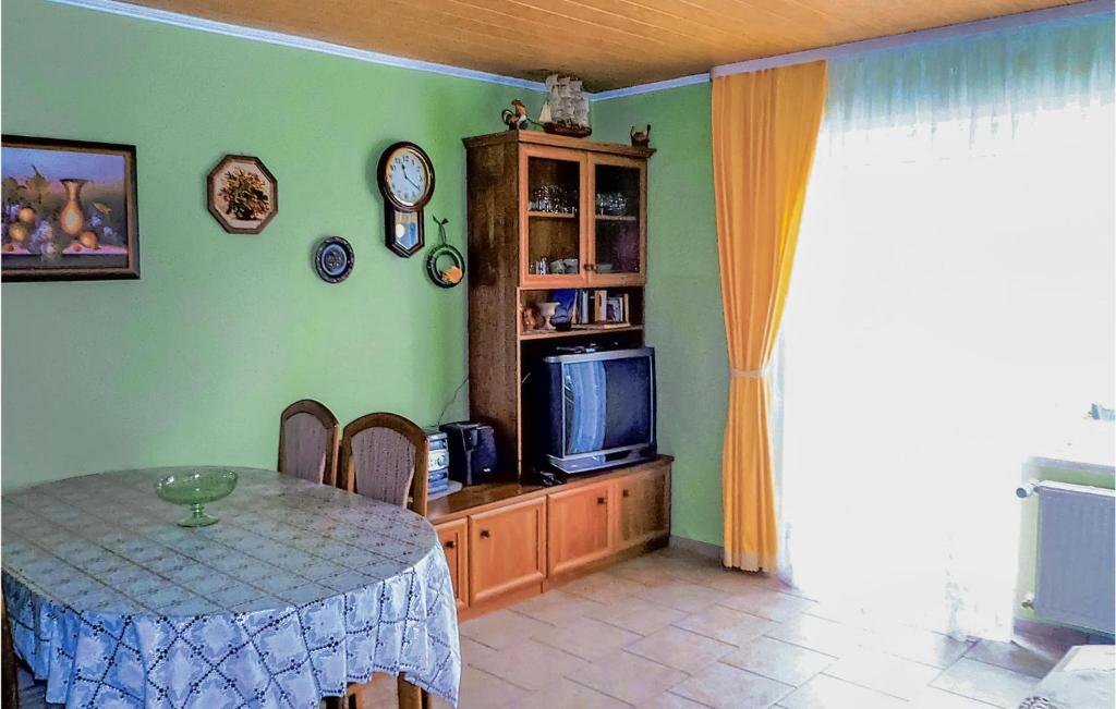 Awesome Apartment In Karlshagen With 2 Bedrooms photo 2