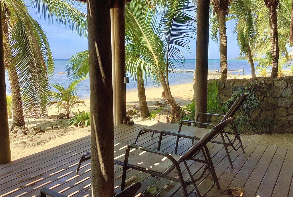 Reef Beach House - 2 Bedrooms and studio photo 3