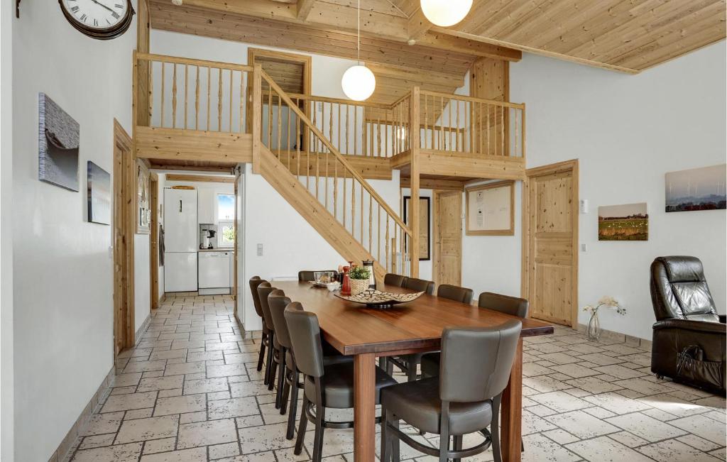 Stunning Home In Hadsund With 5 Bedrooms, Sauna And Wifi photo 3