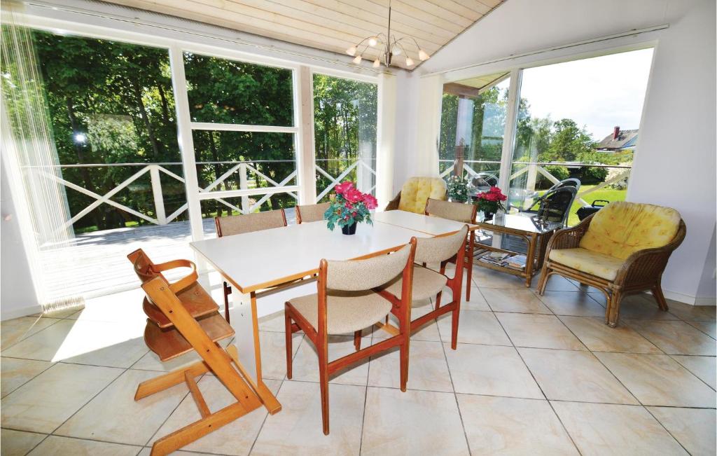 Stunning Home In Lundby With 2 Bedrooms And Wifi photo 4