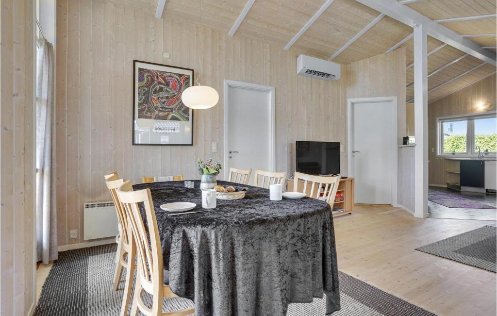 Beautiful Home In Bog By With 3 Bedrooms, Sauna And Wifi photo 4