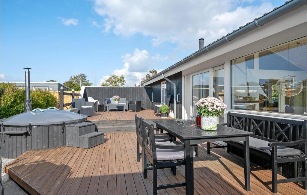 Beautiful Home In Rnde With 3 Bedrooms And Wifi photo 4
