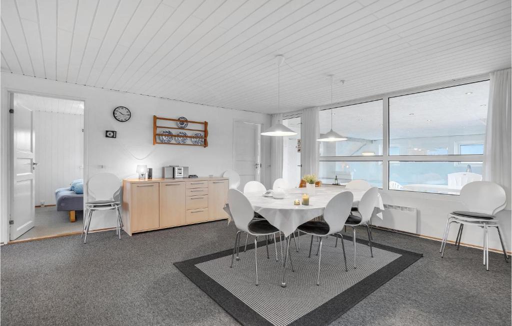 Amazing Home In Hvide Sande With 5 Bedrooms, Sauna And Indoor Swimming Pool photo 3