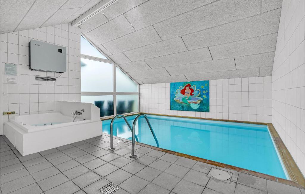 Amazing Home In Vggerlse With Sauna, Private Swimming Pool And Swimming Pool photo 1