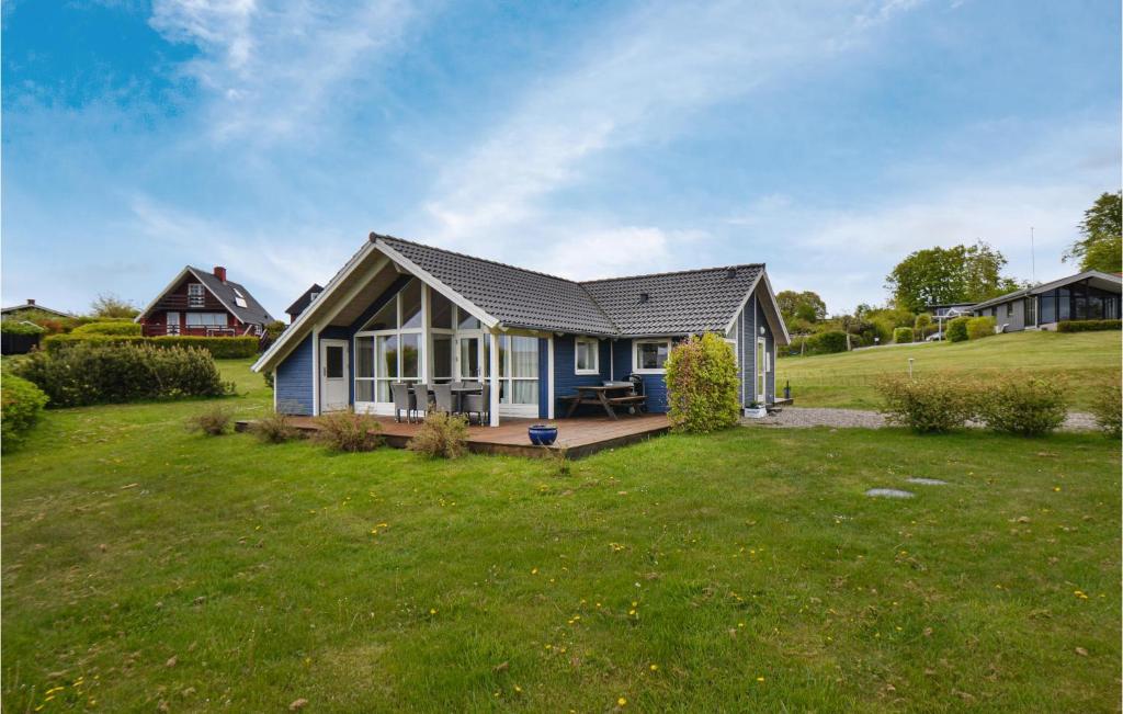 Nice Home In Glesborg With 4 Bedrooms, Sauna And Wifi