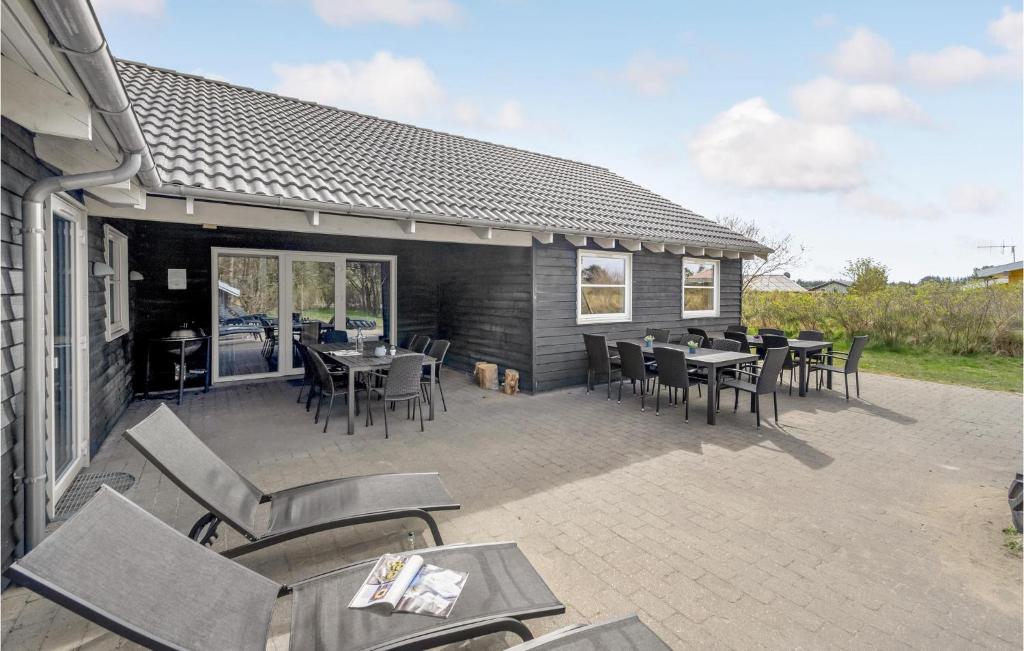 Awesome Home In Vejers Strand With Indoor Swimming Pool, Sauna And Wifi photo 1