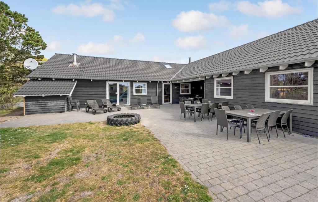 Awesome Home In Vejers Strand With Indoor Swimming Pool, Sauna And Wifi photo 2