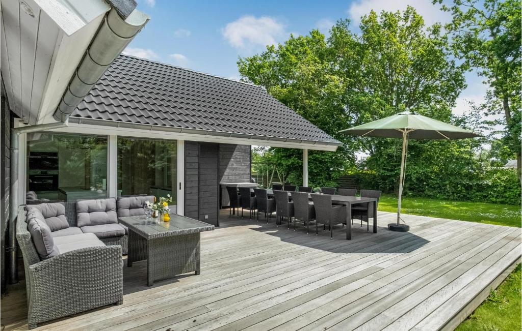 Amazing Home In Odder With 4 Bedrooms And Wifi photo 2