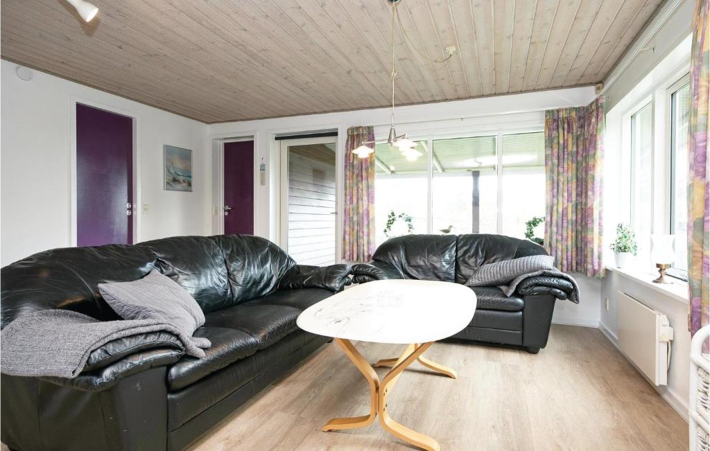 Beautiful Home In Hadsund With 2 Bedrooms, Sauna And Wifi photo 2