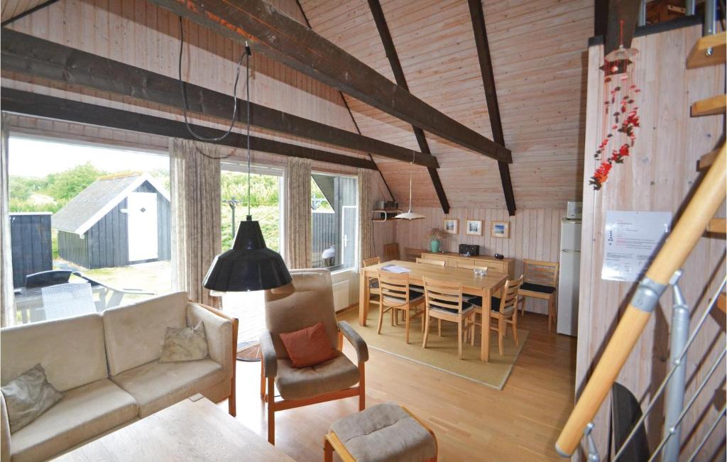 Awesome Home In Glesborg With 3 Bedrooms And Wifi photo 2
