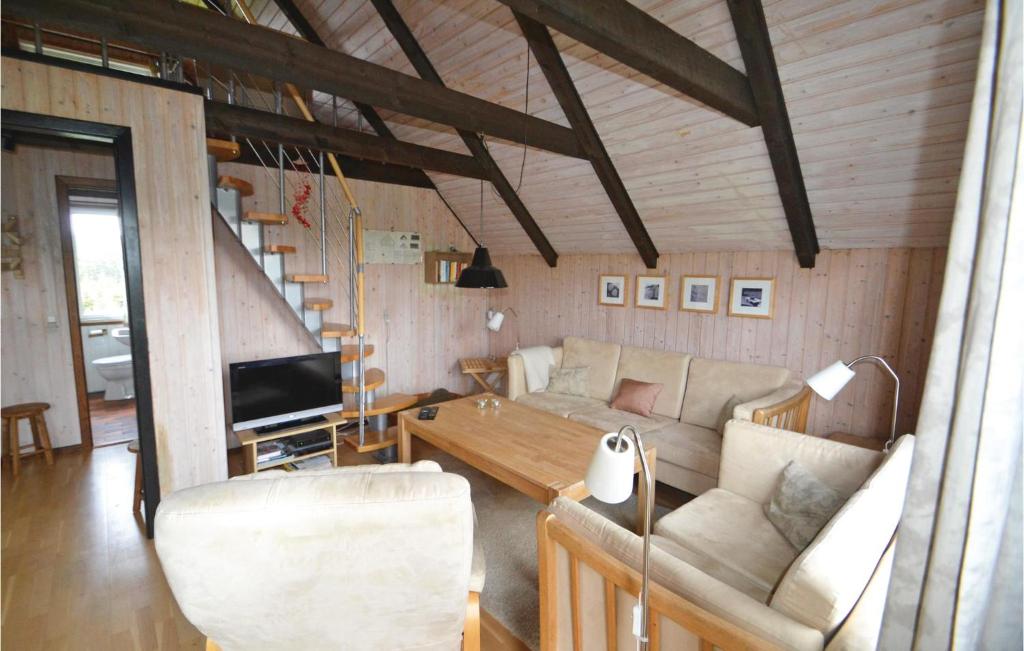Awesome Home In Glesborg With 3 Bedrooms And Wifi photo 3