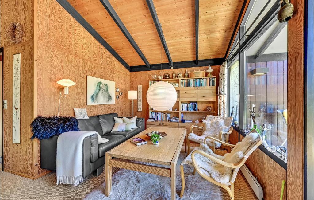 Awesome Home In Hjby With 2 Bedrooms photo 1