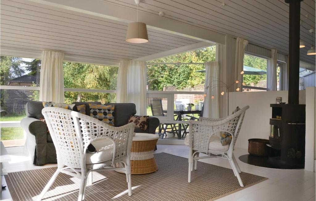 Amazing Home In Dronningmlle With 3 Bedrooms, Sauna And Wifi photo 2