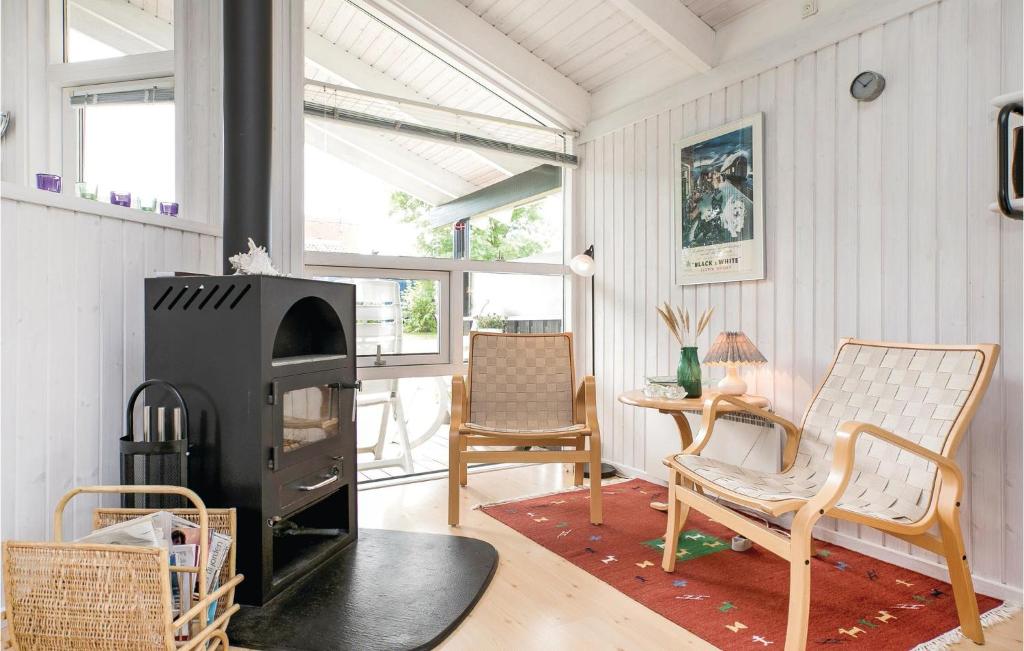 Awesome Home In Hadsund With 3 Bedrooms, Sauna And Wifi photo 2