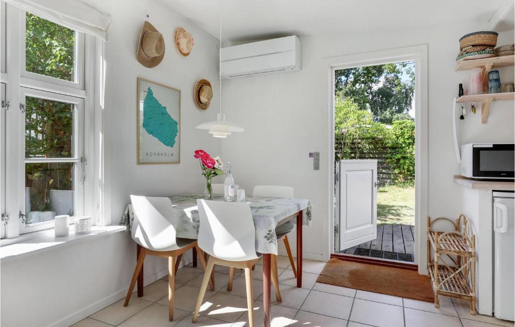 Amazing Home In Nex With 2 Bedrooms And Wifi photo 4