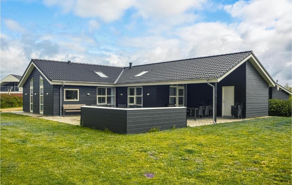 Awesome Home In Skjern With 5 Bedrooms, Sauna And Wifi