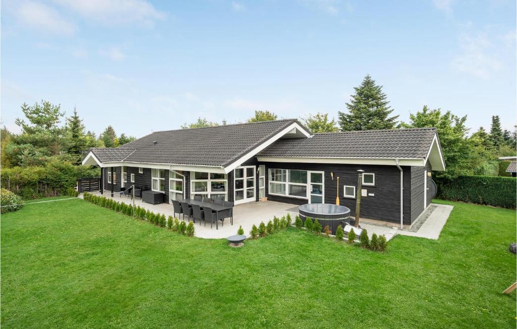 Beautiful Home In Vggerlse With 5 Bedrooms, Sauna And Indoor Swimming Pool