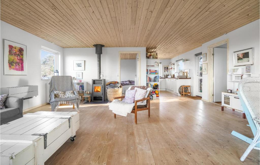 Beautiful Home In Frevejle With 4 Bedrooms And Wifi photo 3