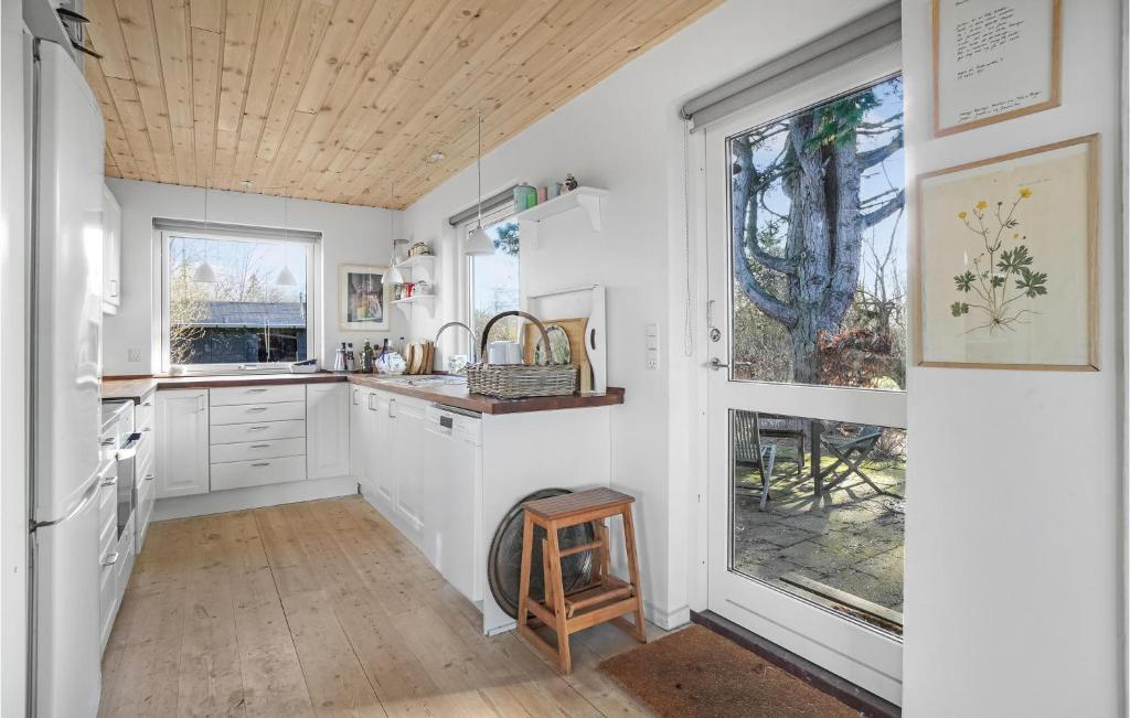 Beautiful Home In Frevejle With 4 Bedrooms And Wifi photo 4