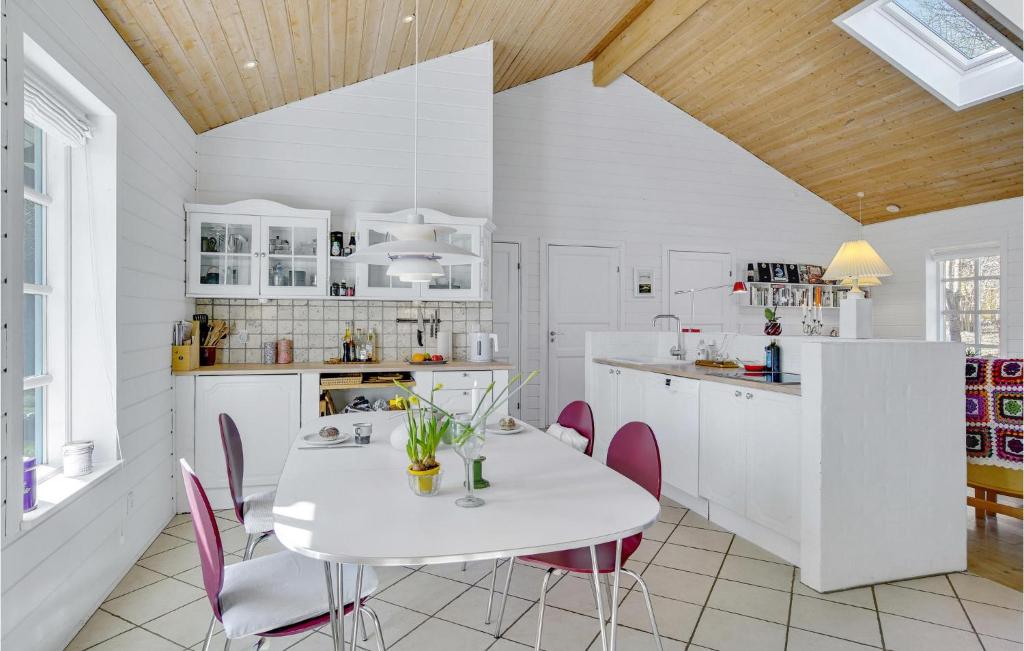 Awesome Home In Nykbing Sj With 3 Bedrooms And Wifi photo 1