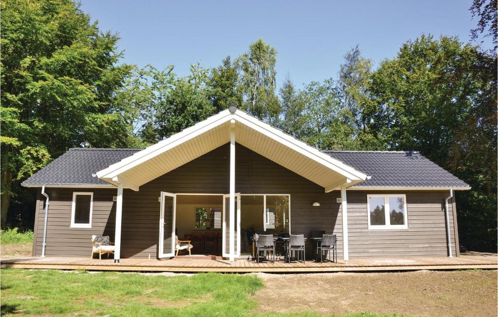 Awesome Home In Tikb With 3 Bedrooms And Wifi
