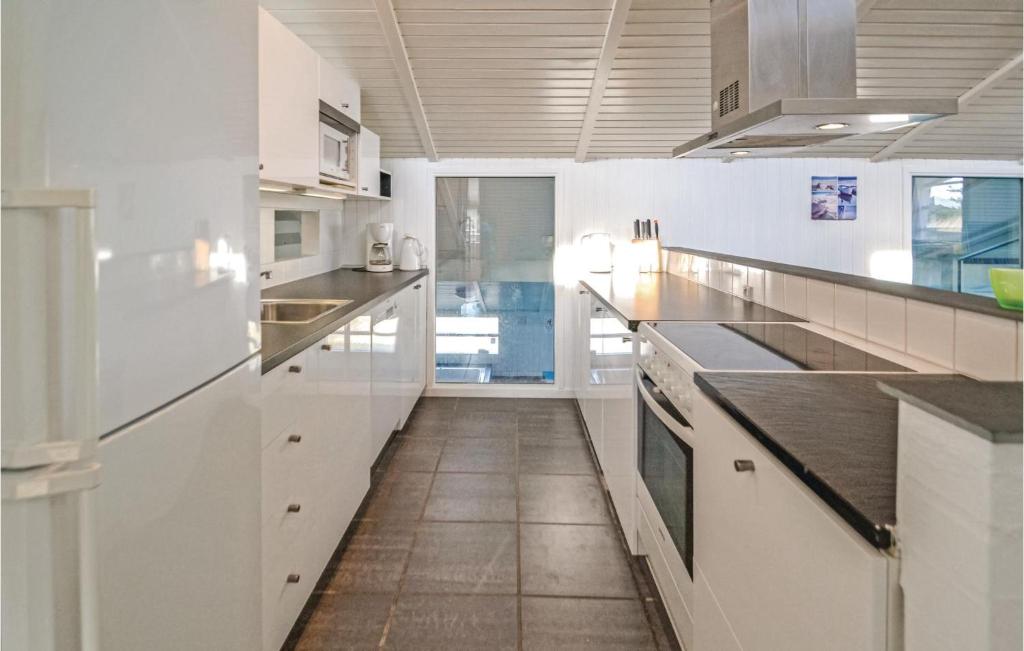 Beautiful Home In Hvide Sande With Sauna, Private Swimming Pool And Indoor Swimming Pool photo 2