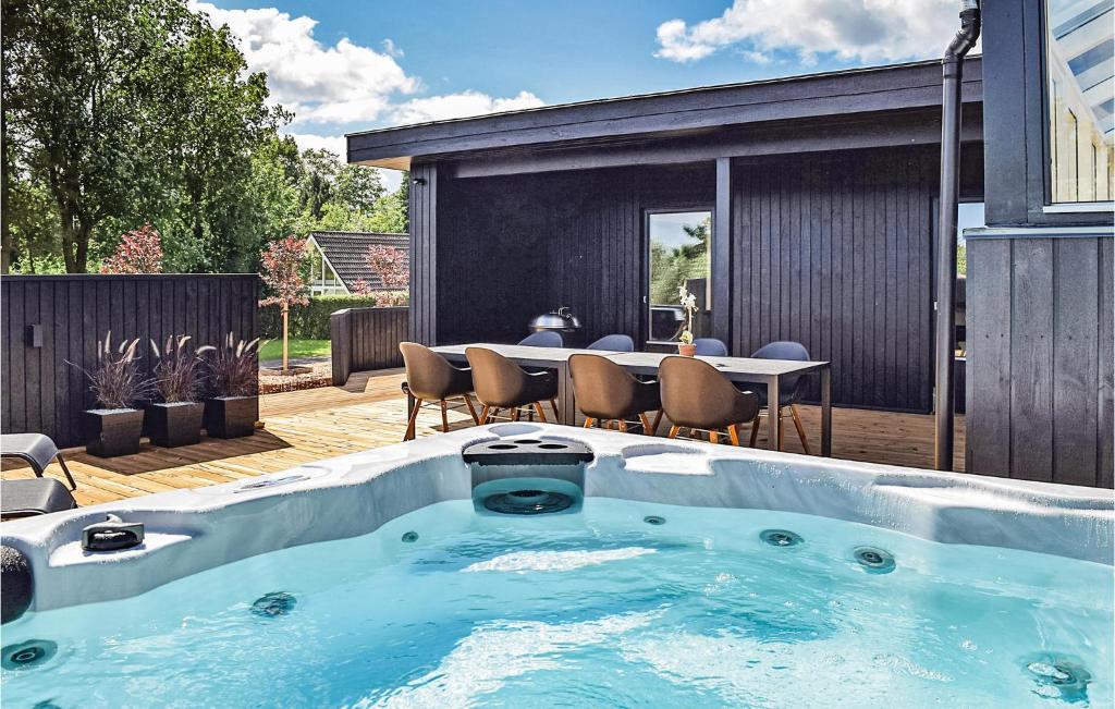 Stunning Home In Juelsminde With 4 Bedrooms, Sauna And Wifi photo 3