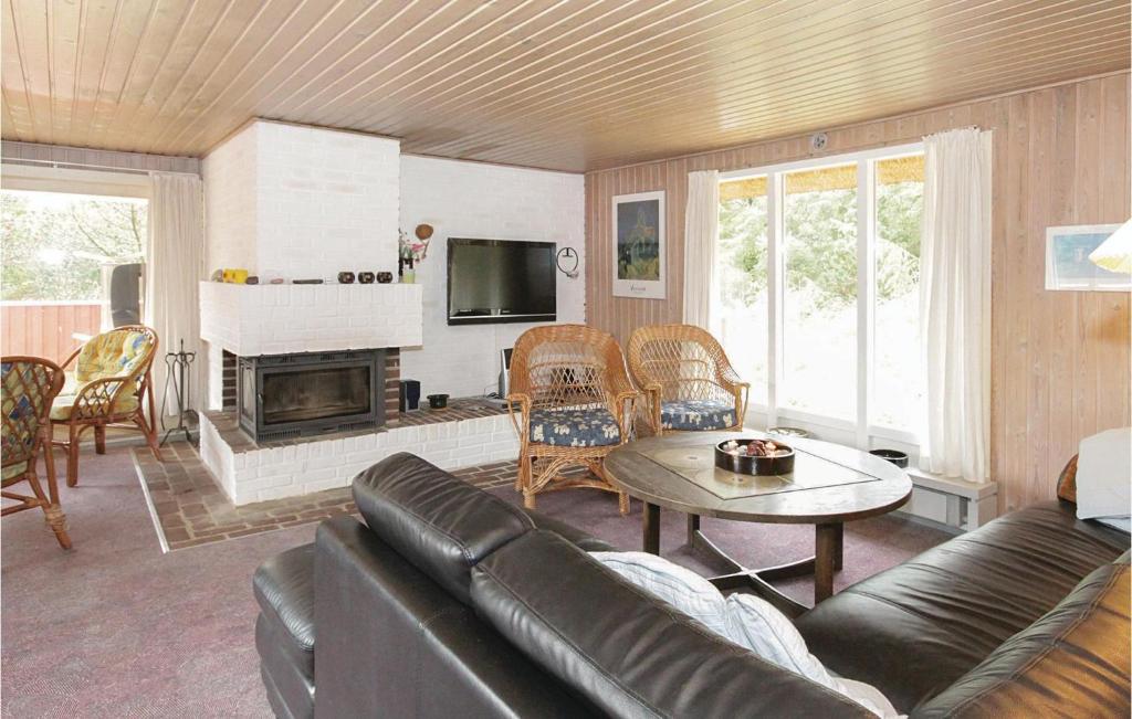 Awesome Home In Hvide Sande With 4 Bedrooms, Sauna And Wifi photo 2