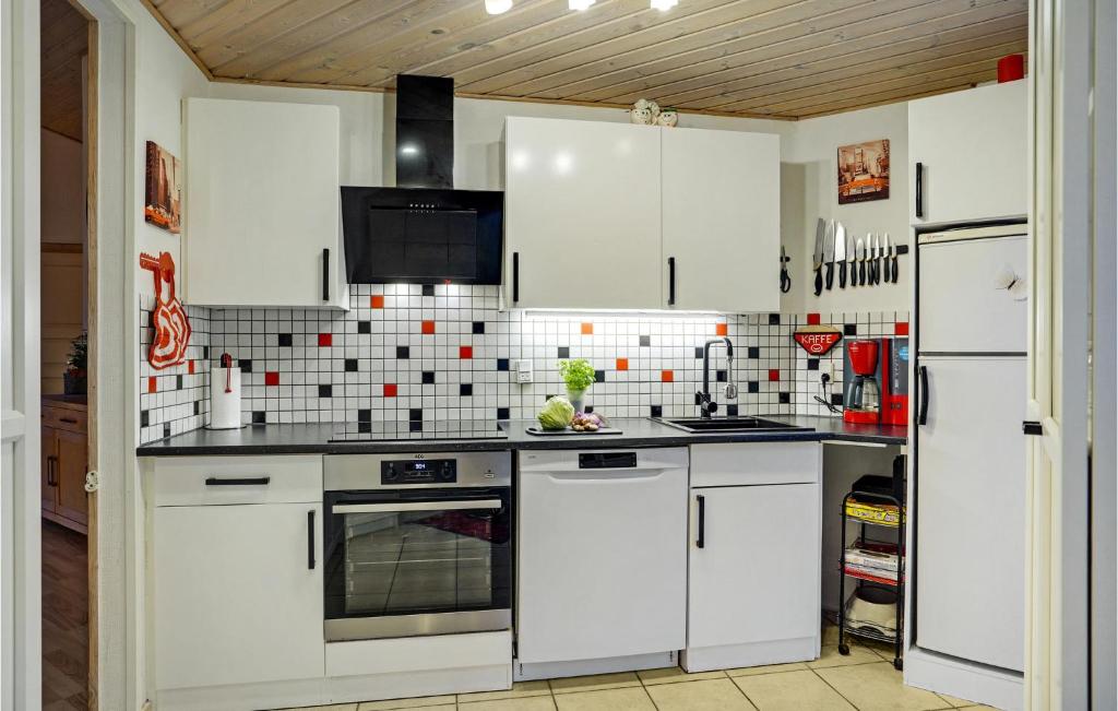 Awesome Home In rsted With Wifi And 4 Bedrooms photo 2