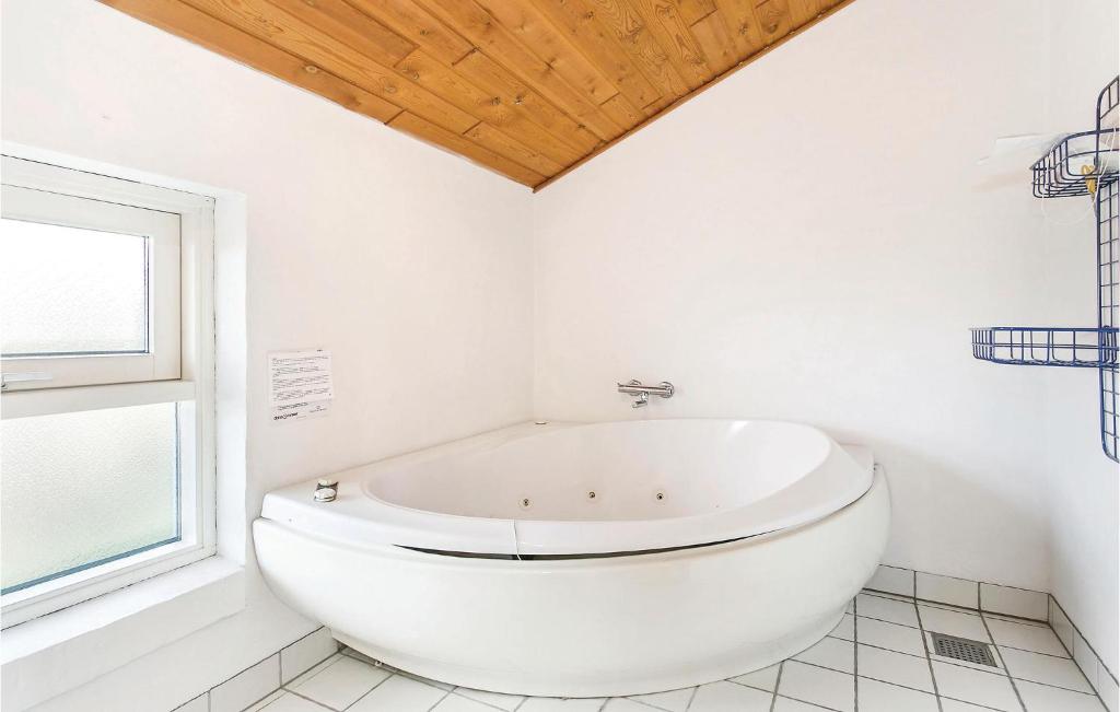 Beautiful Home In Thisted With 3 Bedrooms, Sauna And Wifi photo 1