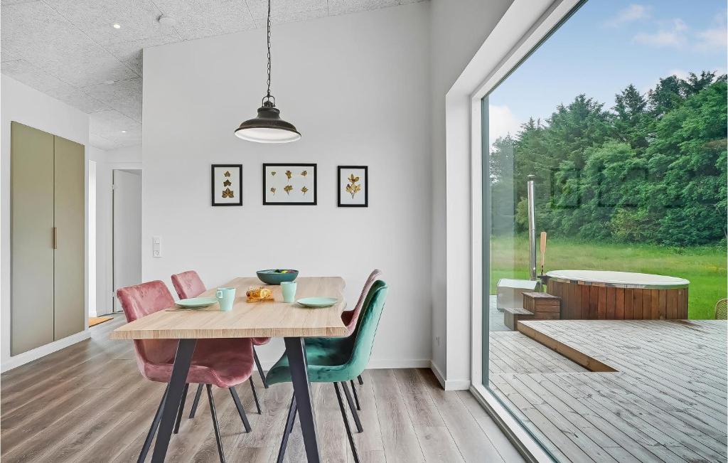 Stunning Home In Spttrup With 3 Bedrooms And Wifi photo 2