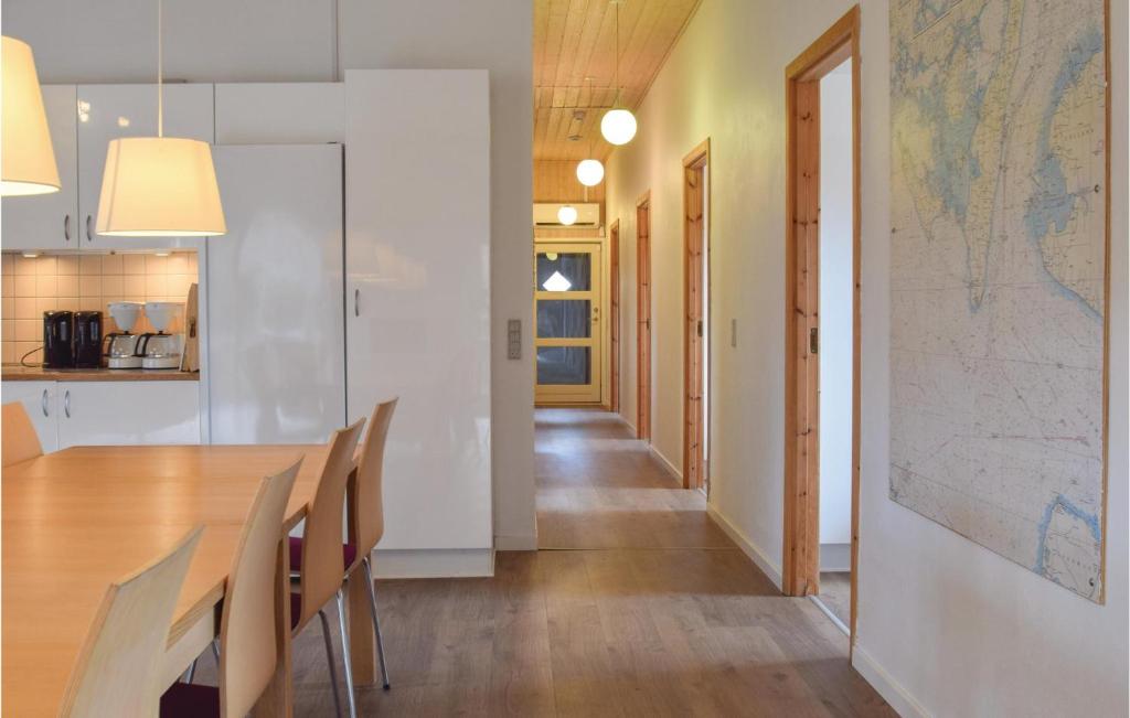 Nice Home In Humble With 7 Bedrooms And Wifi photo 4