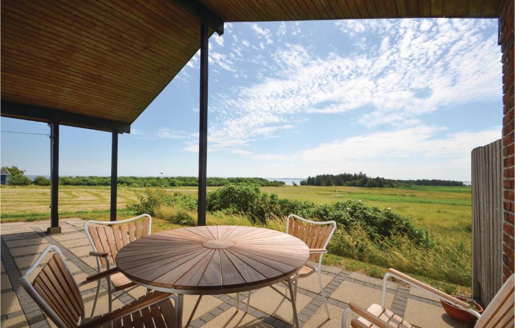 Awesome Home In Snedsted With 3 Bedrooms And Wifi photo 3