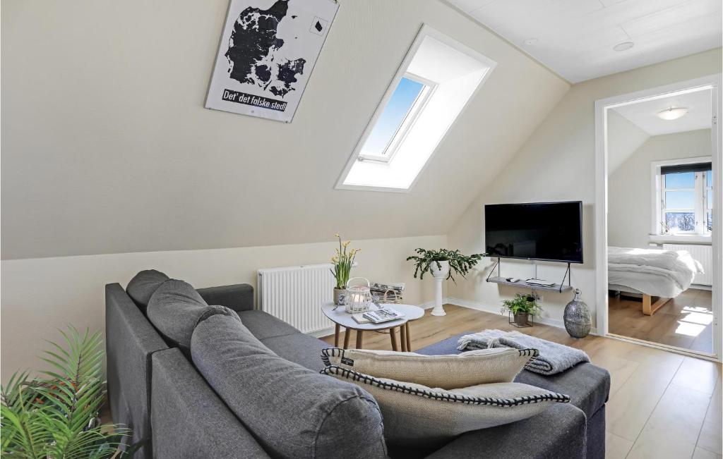 Stunning Apartment In Klemensker With 2 Bedrooms And Wifi photo 2