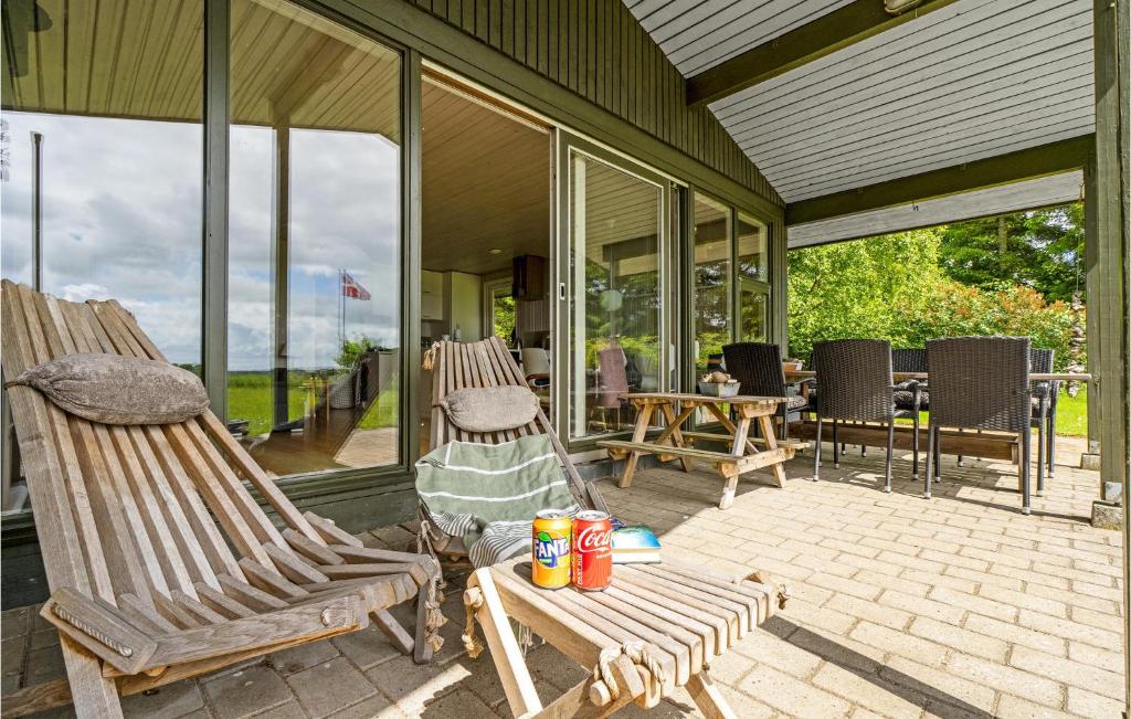 Amazing Home In Spttrup With Wifi And 4 Bedrooms photo 1