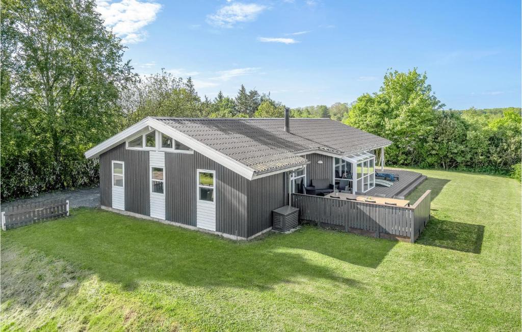 Stunning Home In Juelsminde With 5 Bedrooms, Sauna And Indoor Swimming Pool photo 4