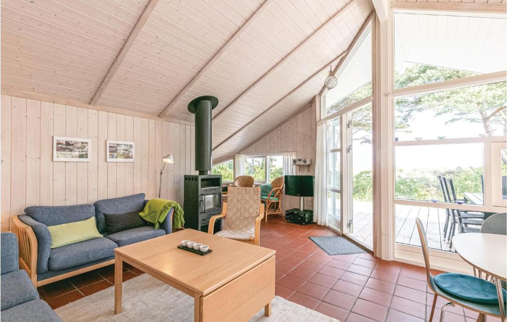 Beautiful Home In Nex With 4 Bedrooms, Sauna And Wifi photo 1