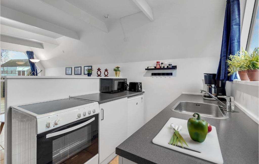 Amazing Home In Gedser With 2 Bedrooms photo 3