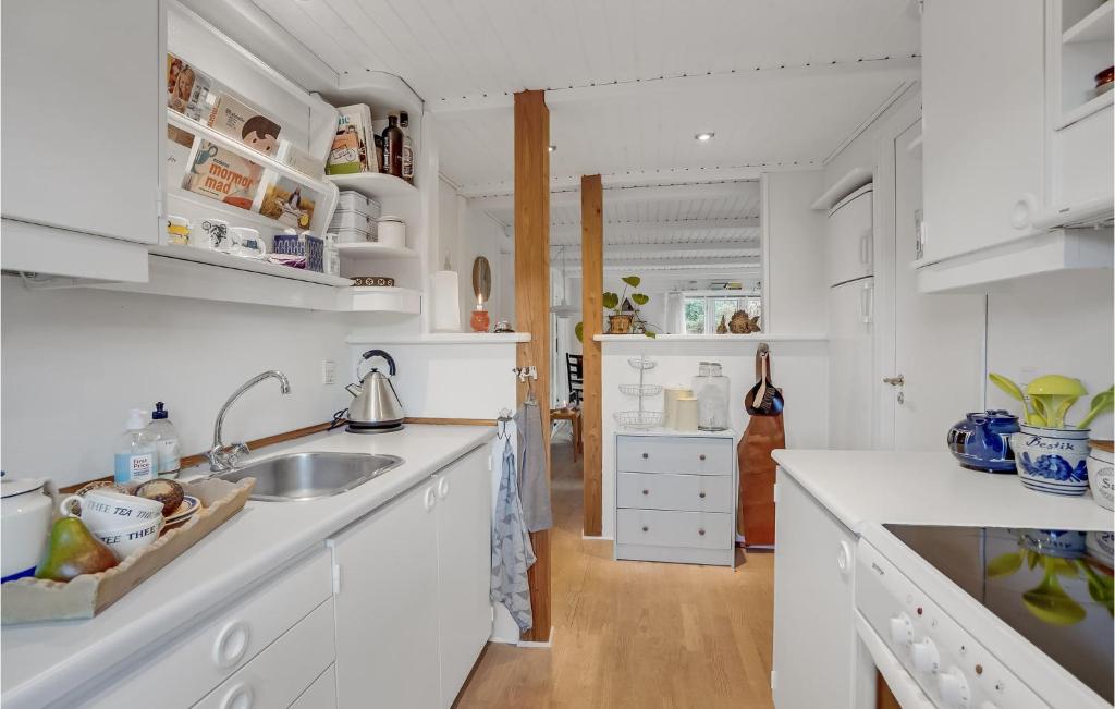 Amazing Home In Struer With 3 Bedrooms And Wifi photo 3