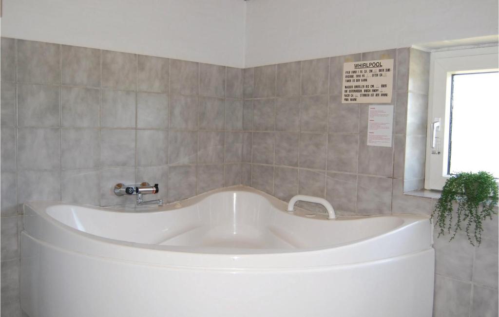 Beautiful Home In Hvide Sande With 4 Bedrooms, Sauna And Internet photo 1