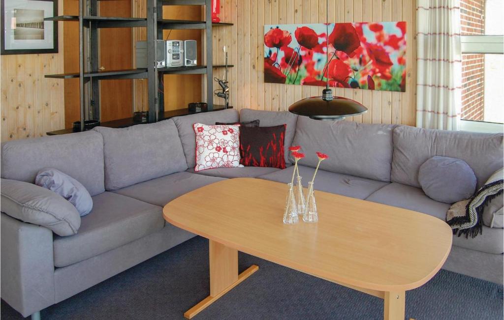 Beautiful Home In Hvide Sande With 4 Bedrooms, Sauna And Internet photo 3
