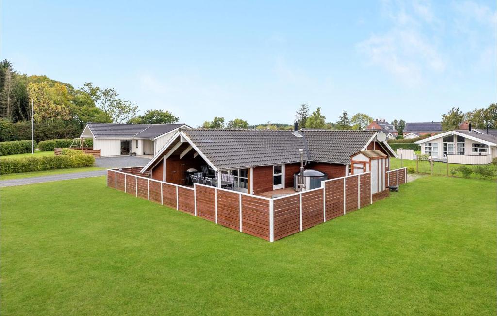 Beautiful Home In Juelsminde With 4 Bedrooms, Sauna And Wifi