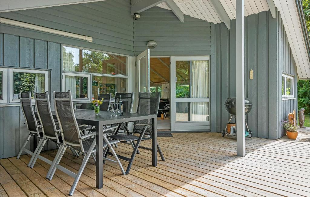 Stunning Home In Dronningmlle With 4 Bedrooms, Sauna And Wifi photo 1