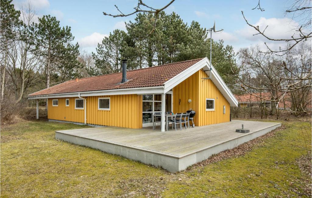 Awesome Home In Aakirkeby With 3 Bedrooms, Sauna And Wifi