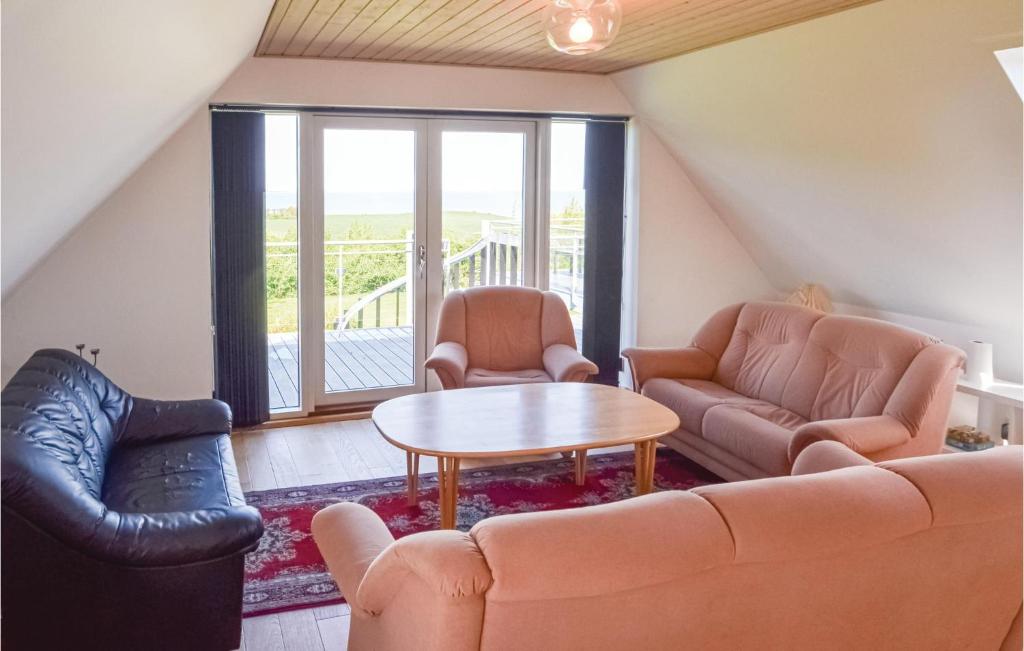 Amazing Home In Vinderup With 3 Bedrooms And Wifi photo 2