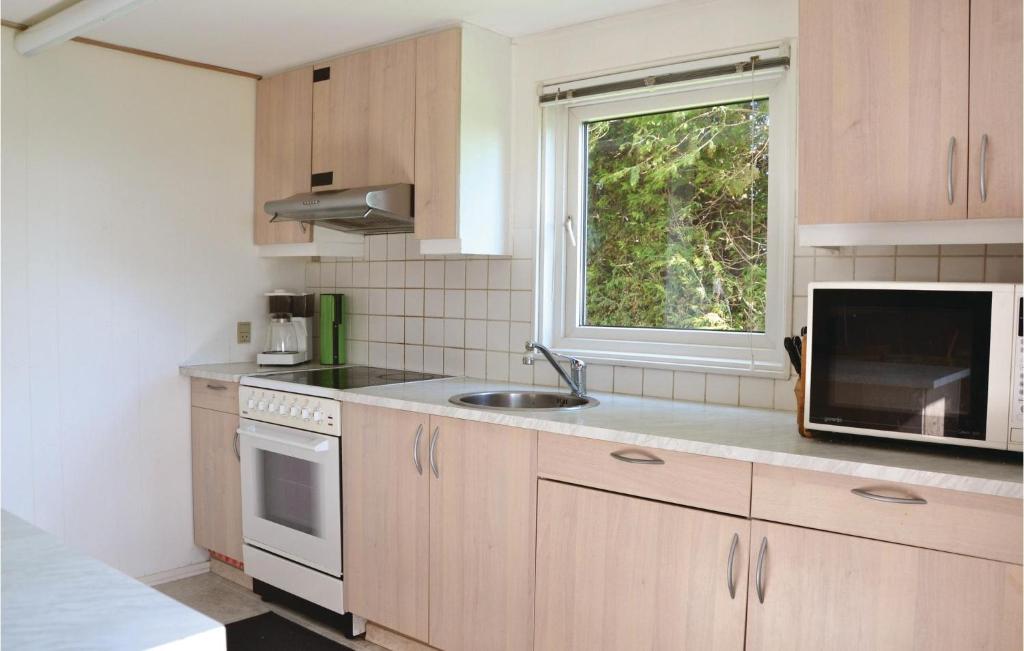 Amazing Home In Kirke Hyllinge With 3 Bedrooms photo 4