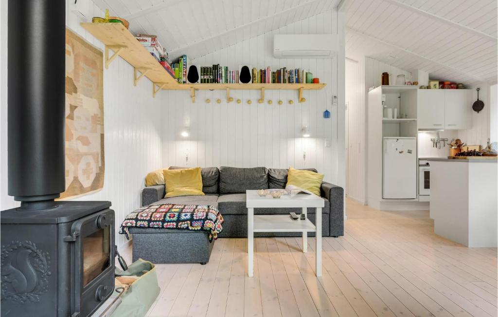 Awesome Home In Frederiksvrk With 3 Bedrooms And Wifi photo 2