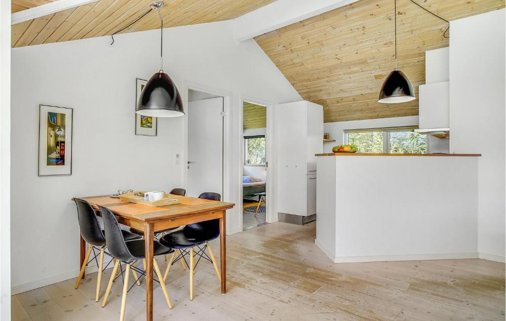 Amazing Home In Kalundborg With 3 Bedrooms And Wifi photo 2