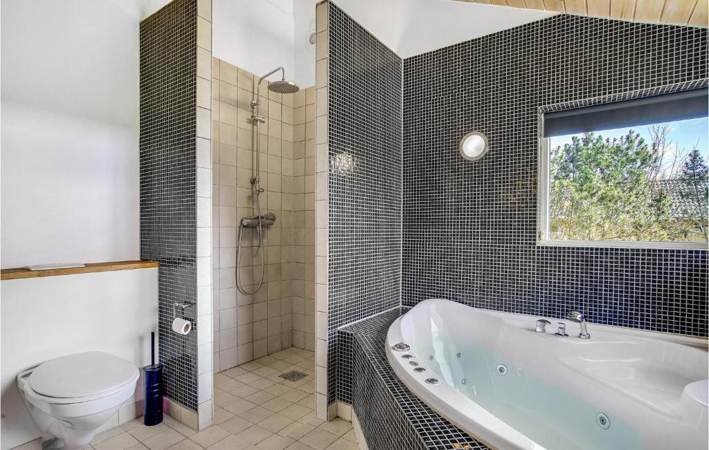 Amazing Home In Kalundborg With 3 Bedrooms And Wifi photo 4