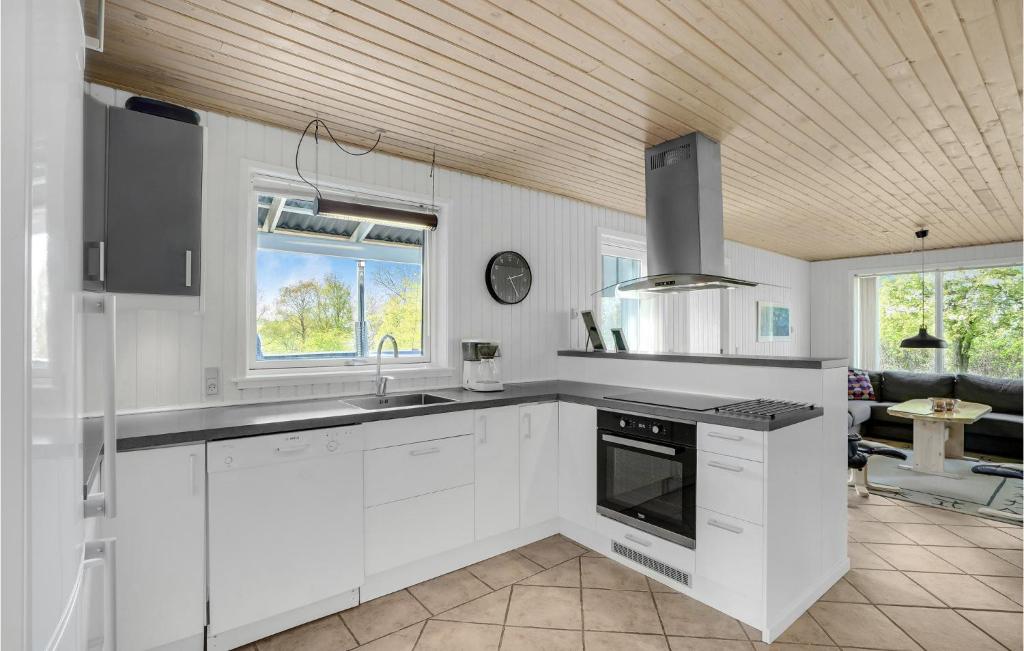 Stunning Home In Fars With 5 Bedrooms, Sauna And Wifi photo 2